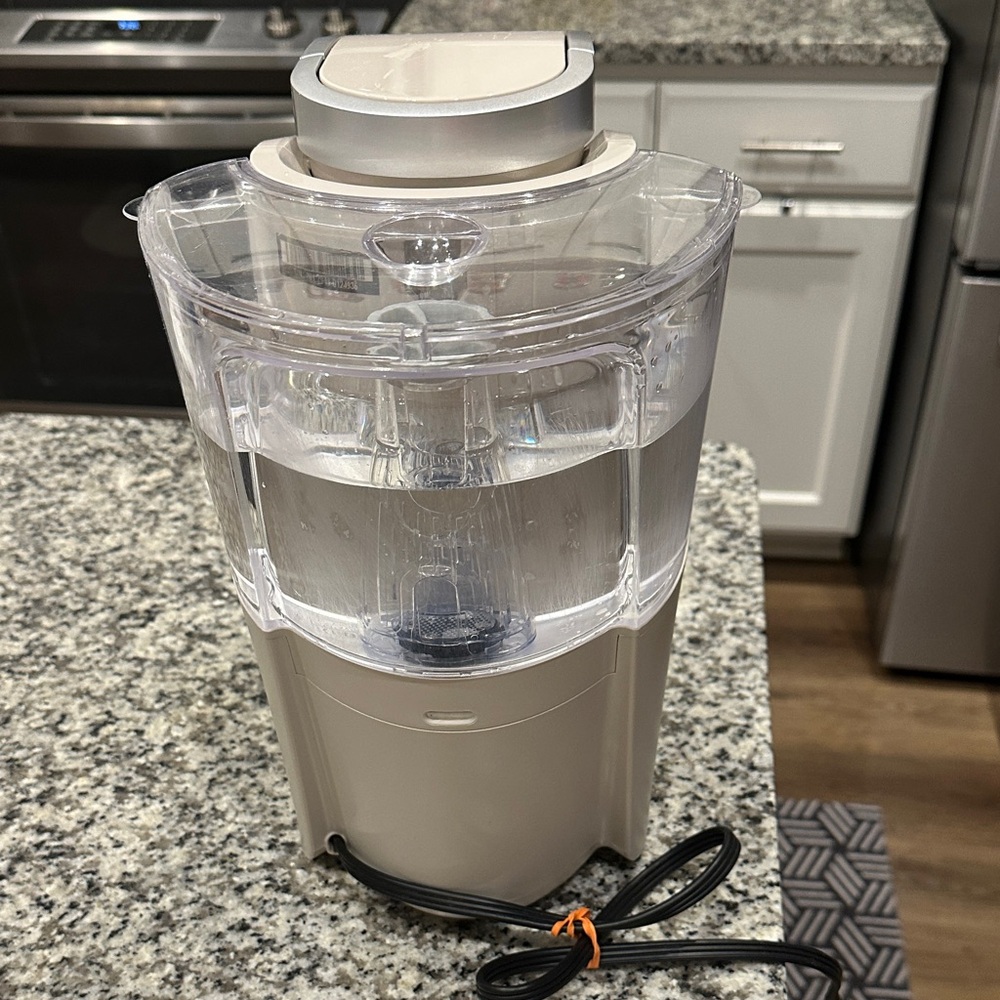 Keurig Single Serve Coffee Maker in Cream and Silver - Picture 8 of 17